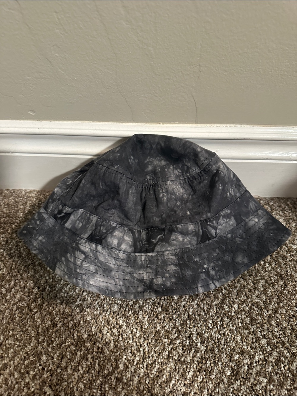 Trouve Black and Gray Tie-Dye Bucket Hat